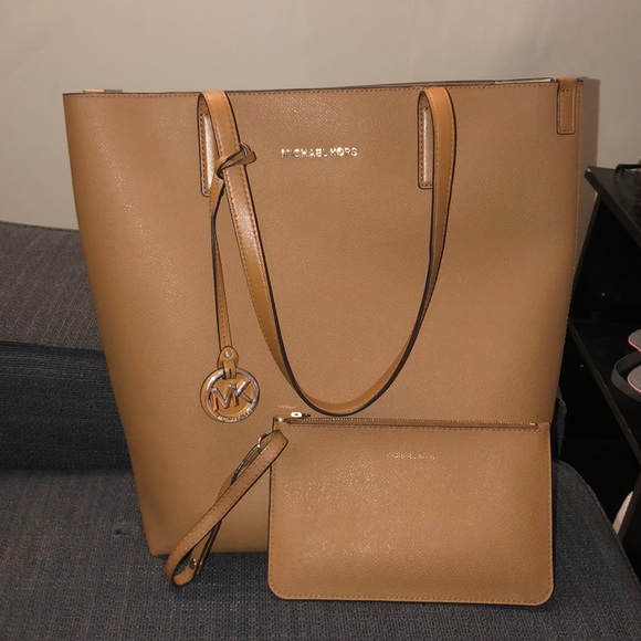 Michael Kors Handbags - ~SALE ITEM~ Brown Michael Kors Large Bag